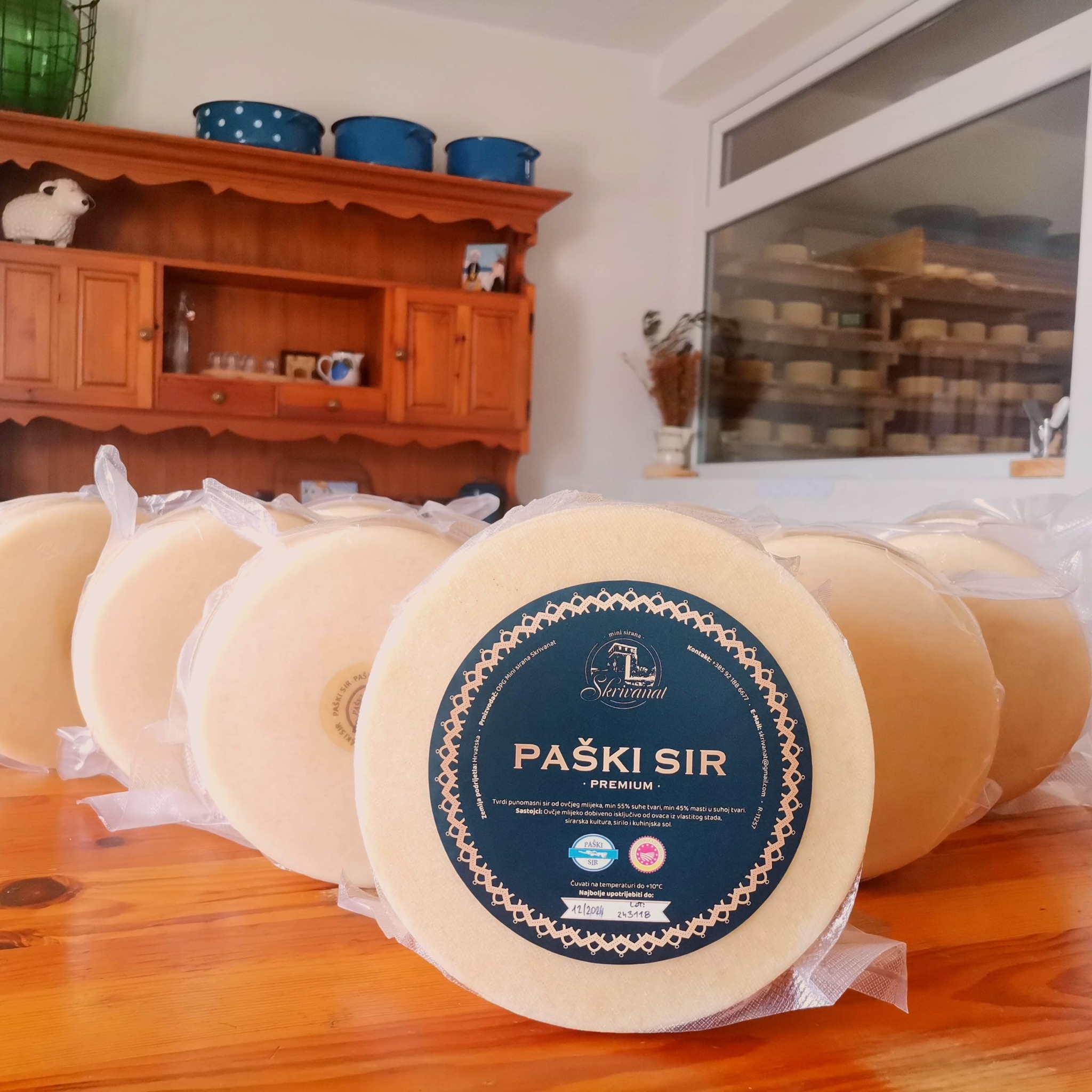 Sirana Skrivanat — Paški sir